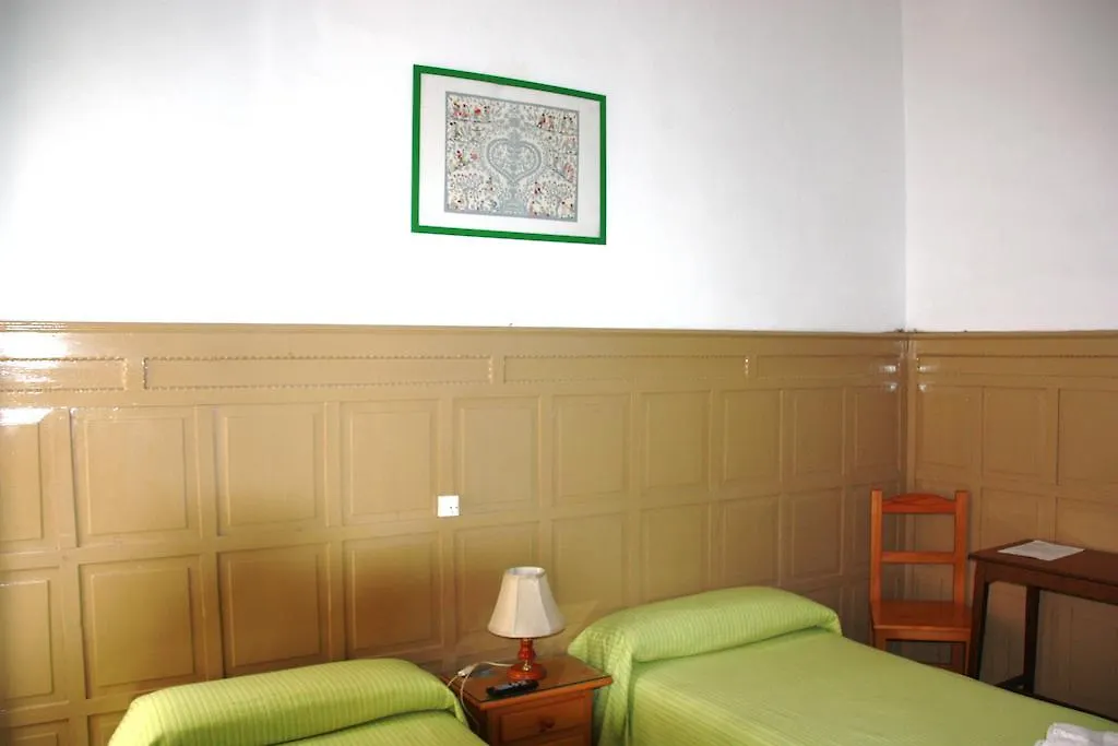 בית הארחה סביליה Hostal Union Campana ספרד